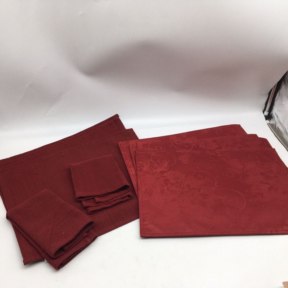 Red Placemats Lot Of 8 And 2 Napkins Woven + Embossed Floral Holiday Everyday